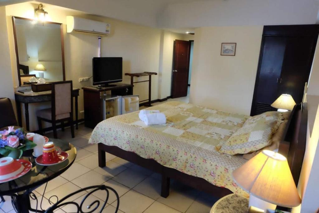 Oyo 903 Madame Kim Hostel Lampang Exterior photo