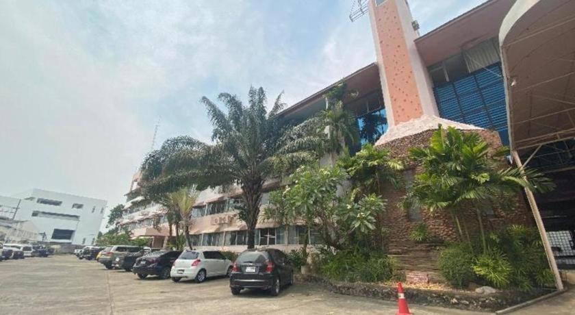 Oyo 903 Madame Kim Hostel Lampang Exterior photo